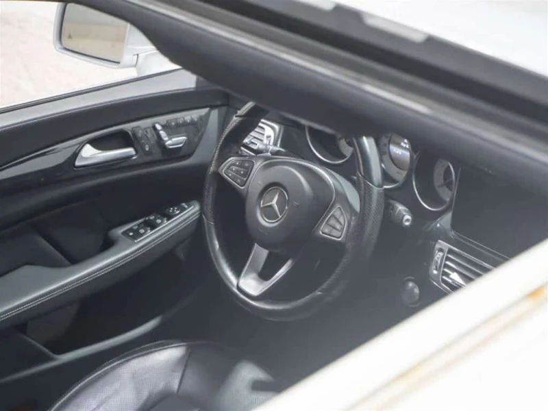 Mercedes-Benz CLS * CLS400 4MATIC * Heated Front Seats & Stee, снимка 16 - Автомобили и джипове - 53595092