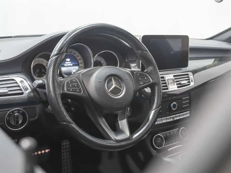 Mercedes-Benz CLS * CLS400 4MATIC * Heated Front Seats & Stee, снимка 8 - Автомобили и джипове - 53595092