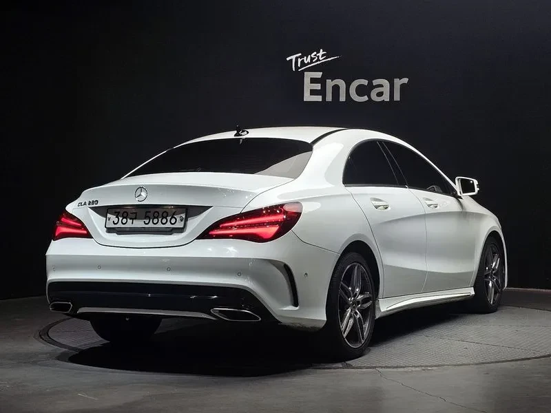 Mercedes-Benz GLA 220 Amg Line, снимка 4 - Автомобили и джипове - 55110932