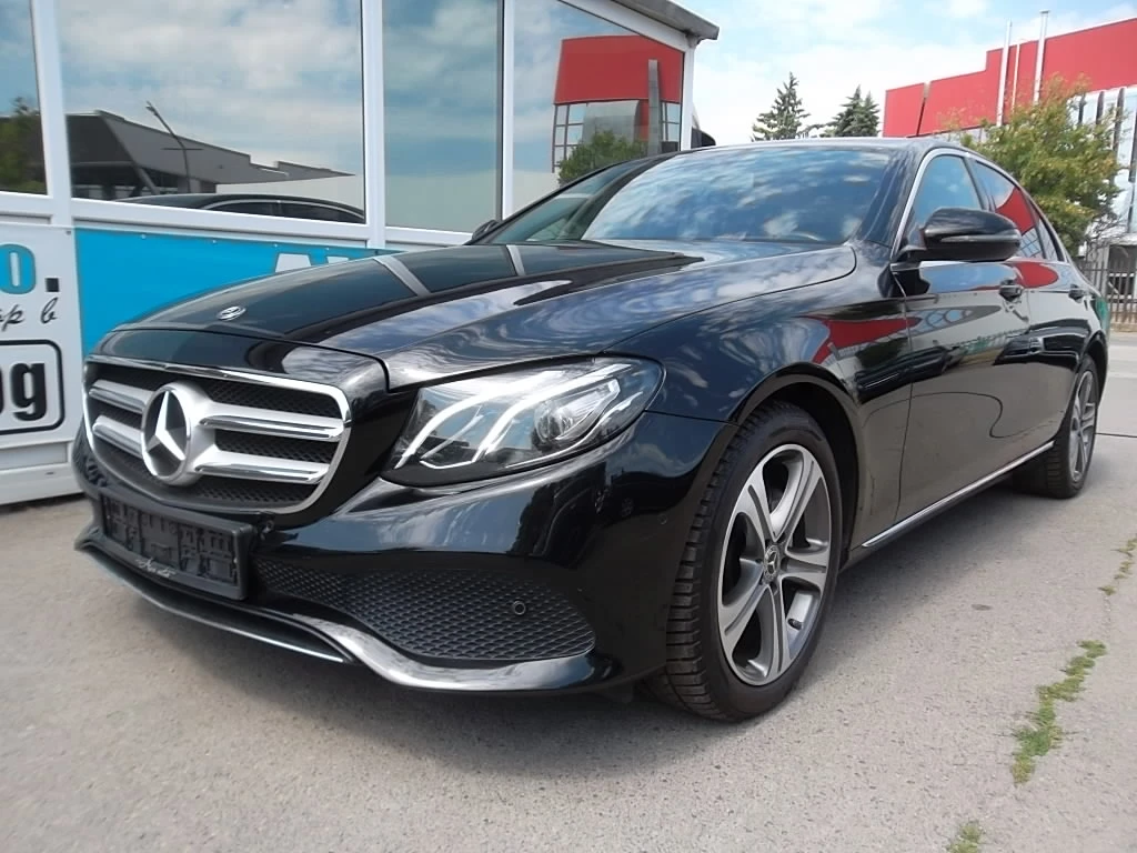 Mercedes-Benz E 220 4matic AMG line - [1] 