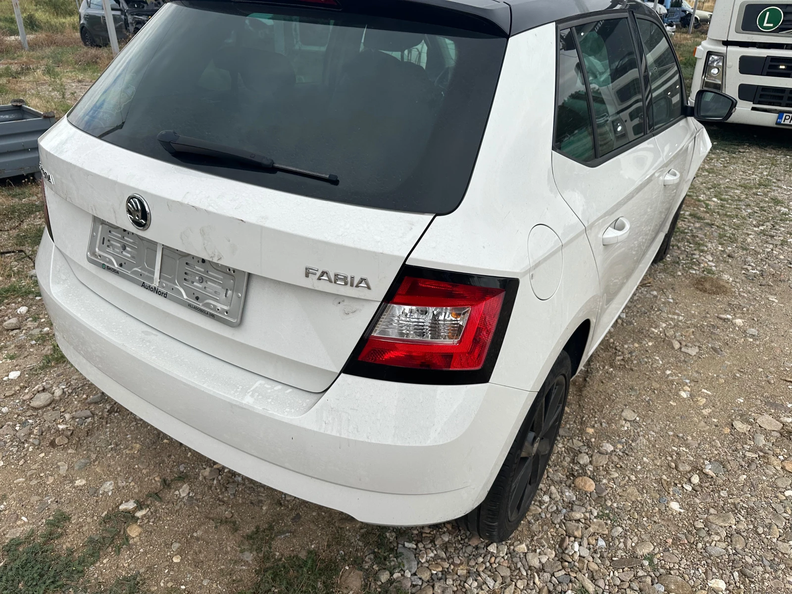 Skoda Fabia 1.0i - изображение 4