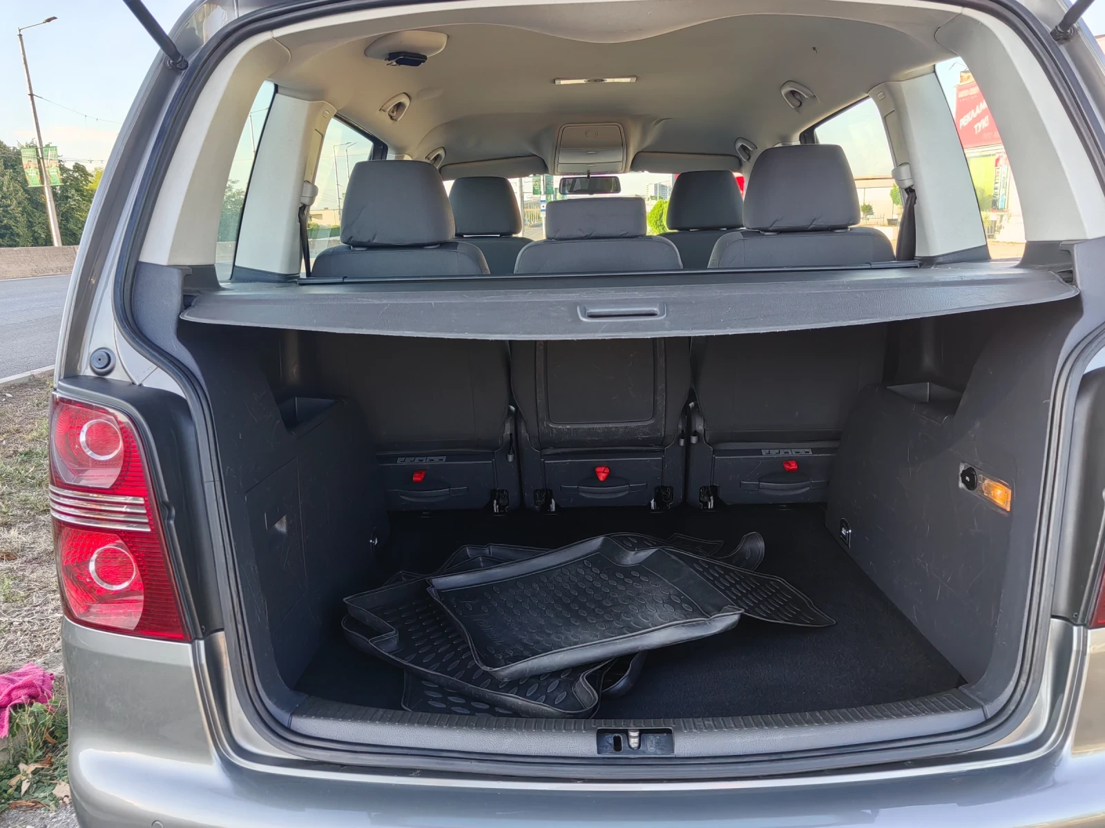 VW Touran 1.9 tdi 105ps Navi | Mobile.bg   13