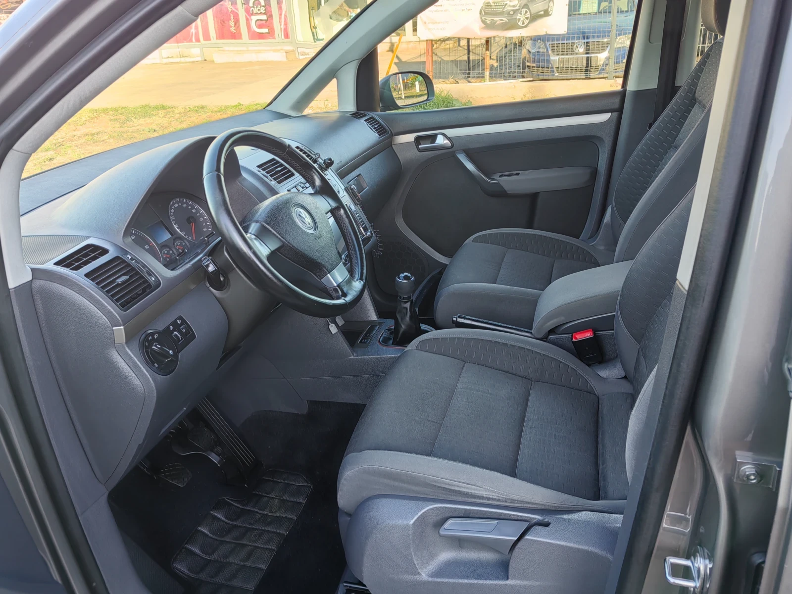 VW Touran 1.9 tdi 105ps Navi | Mobile.bg   14