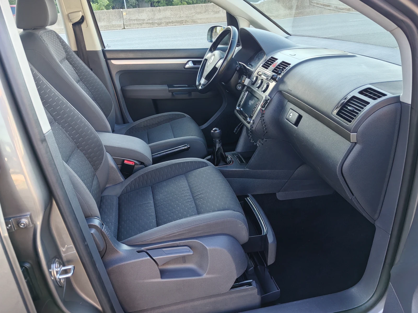 VW Touran 1.9 tdi 105ps Navi - изображение 9