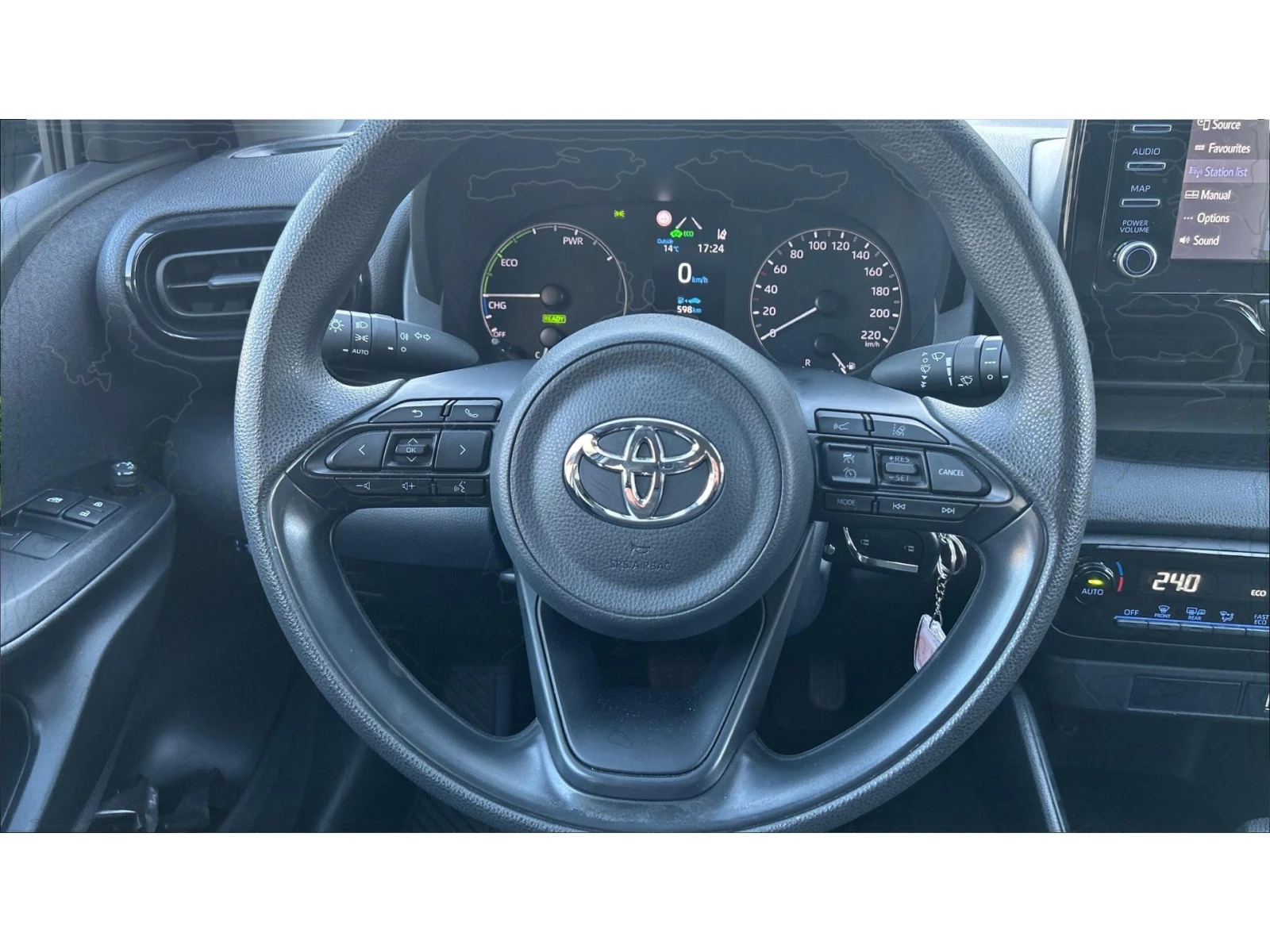 Toyota Yaris    349 . | Mobile.bg   13