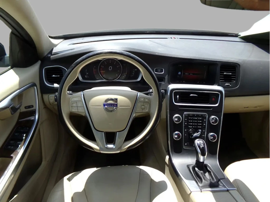 Volvo S60 * АВТО КРЕДИТ* ЦЕНА ДО БГ * СЕРВИЗНА ИСТОРИЯ *  - изображение 8