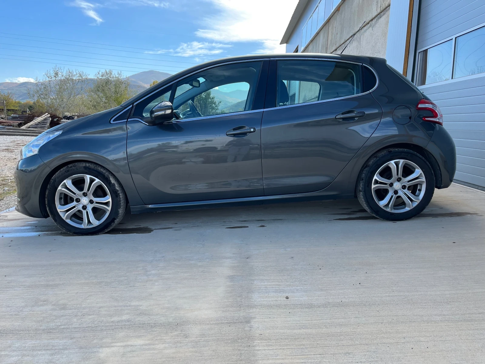 Peugeot 208  - изображение 4