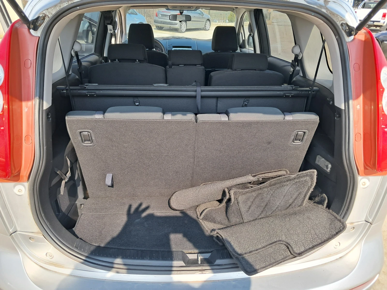 Mazda 5 2.0 D 6+ 1, снимка 11 - Автомобили и джипове - 53732925