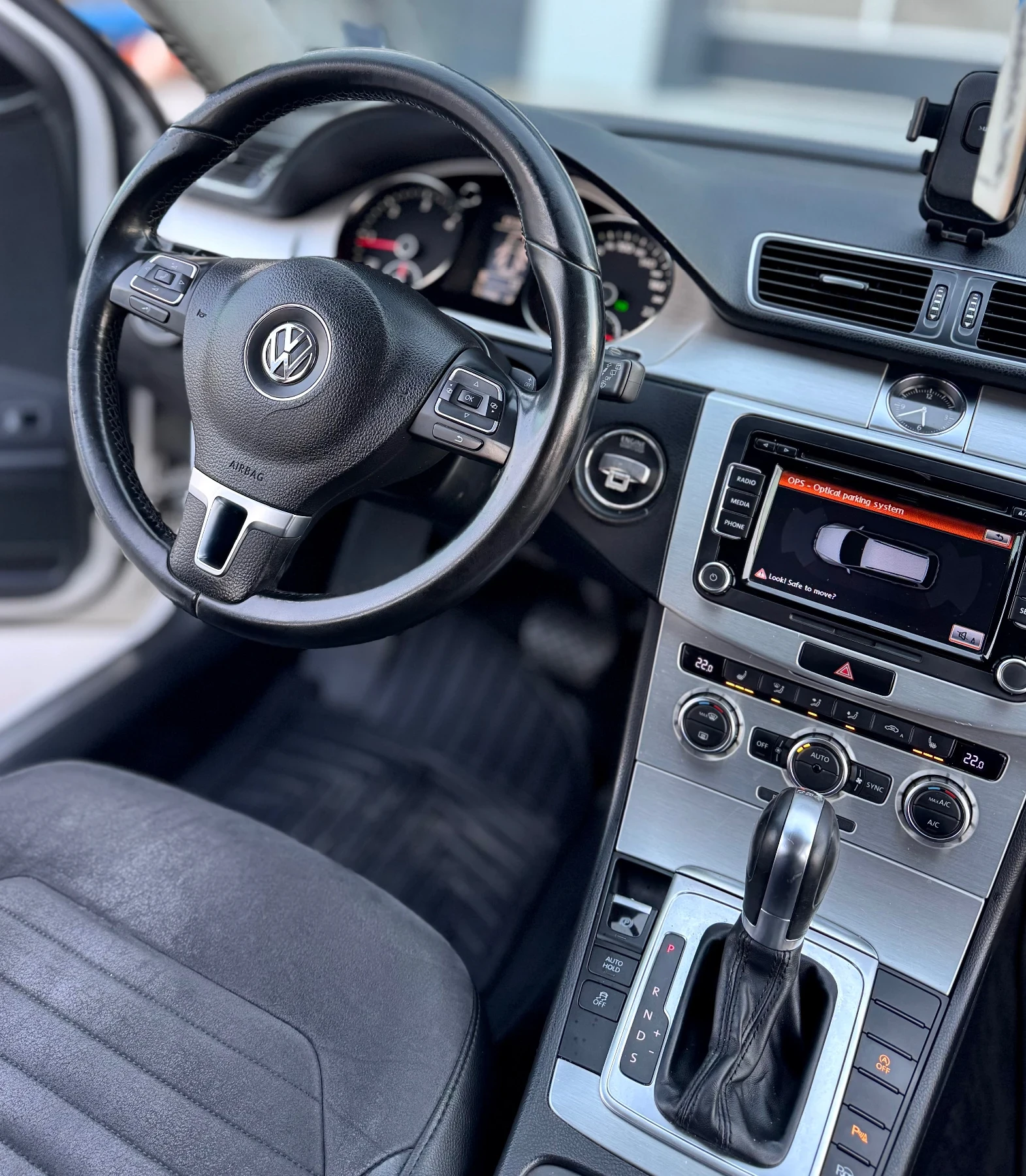 VW Passat 2.0 TDI, снимка 16 - Автомобили и джипове - 53883736