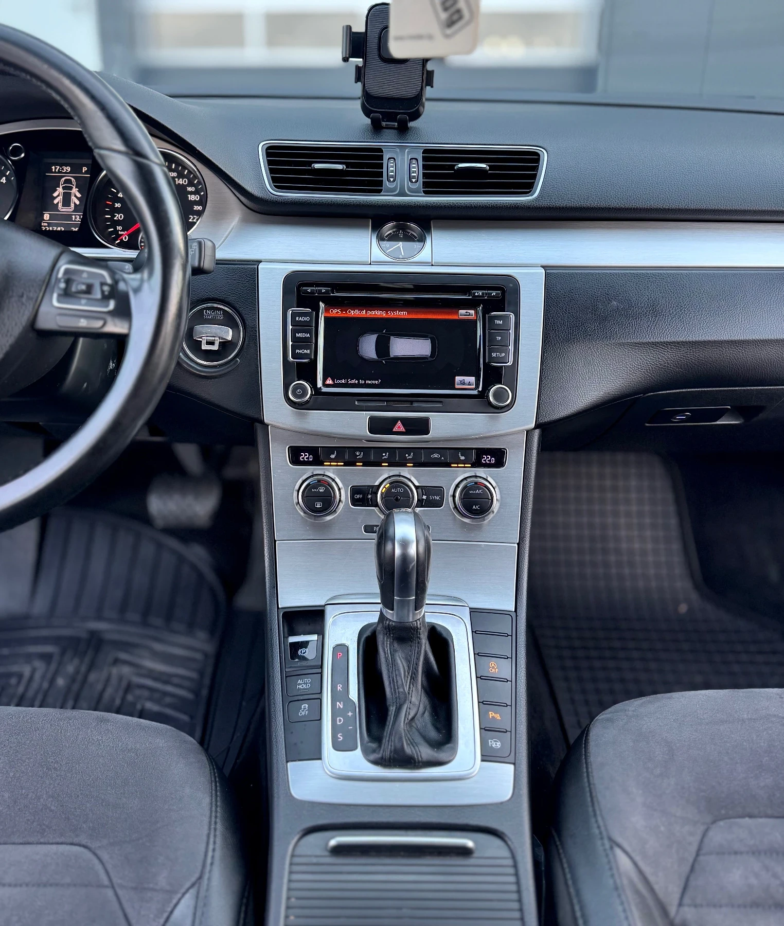 VW Passat 2.0 TDI, снимка 15 - Автомобили и джипове - 53883736