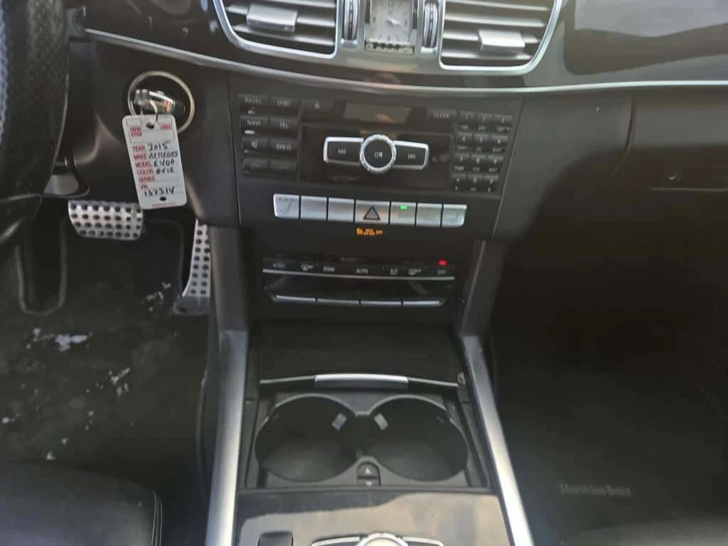 Mercedes-Benz E 400 AMG Line * Фиксирана цена до БГ * CARFAX * , снимка 14 - Автомобили и джипове - 54039005