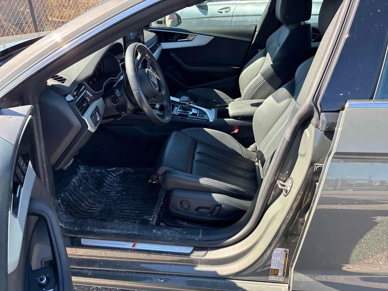 Audi A5 * Progressiv * ДИСТРОНИК * 360 * ПОДГРЕВ * CARPLAY, снимка 5 - Автомобили и джипове - 54084332