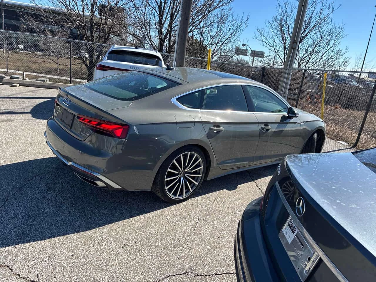 Audi A5 * Progressiv * ДИСТРОНИК * 360 * ПОДГРЕВ * CARPLAY, снимка 3 - Автомобили и джипове - 54084332