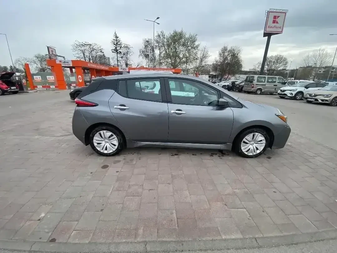Nissan Leaf  S, снимка 11 - Автомобили и джипове - 55013156