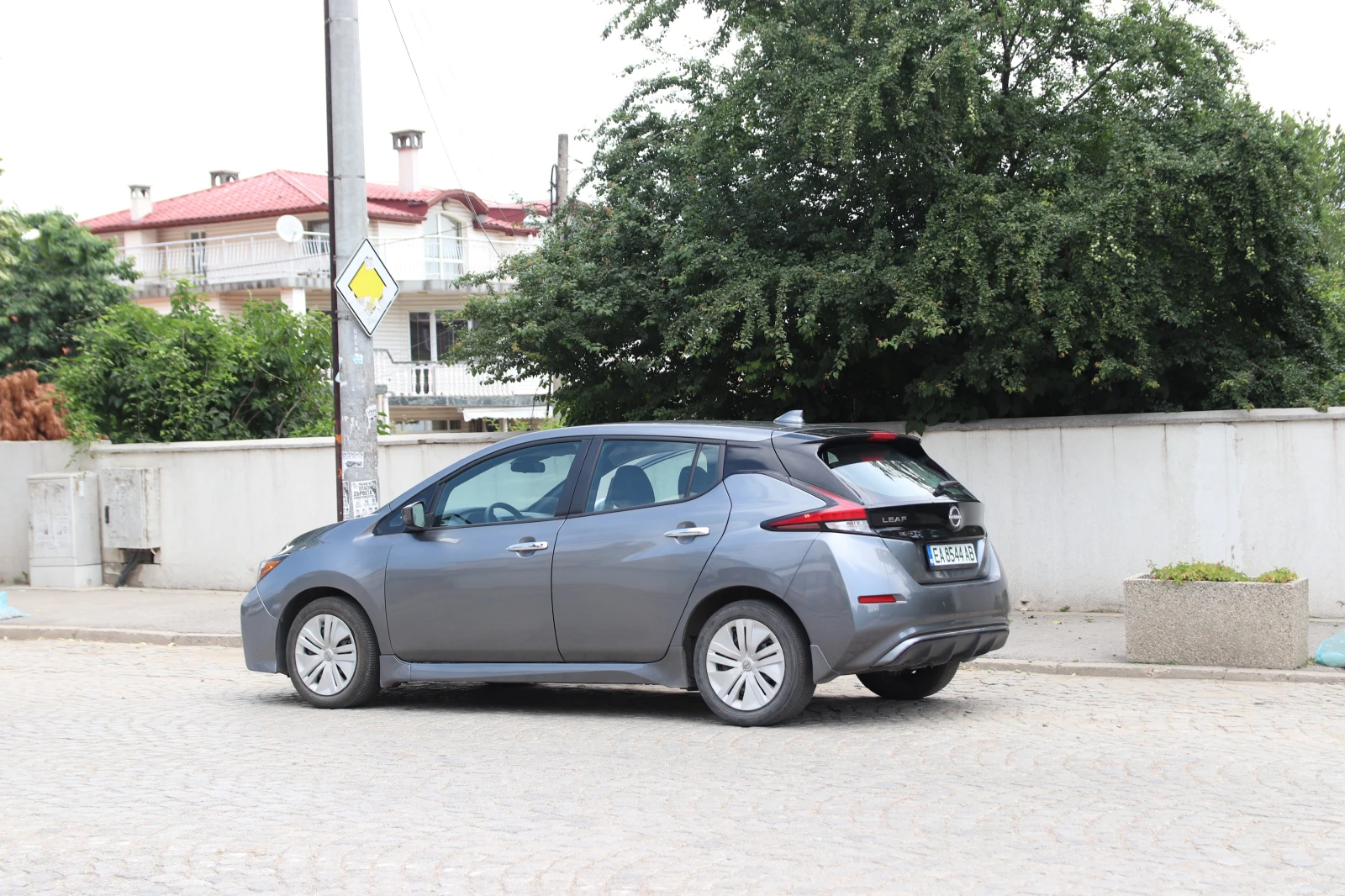 Nissan Leaf  S, снимка 12 - Автомобили и джипове - 55013156