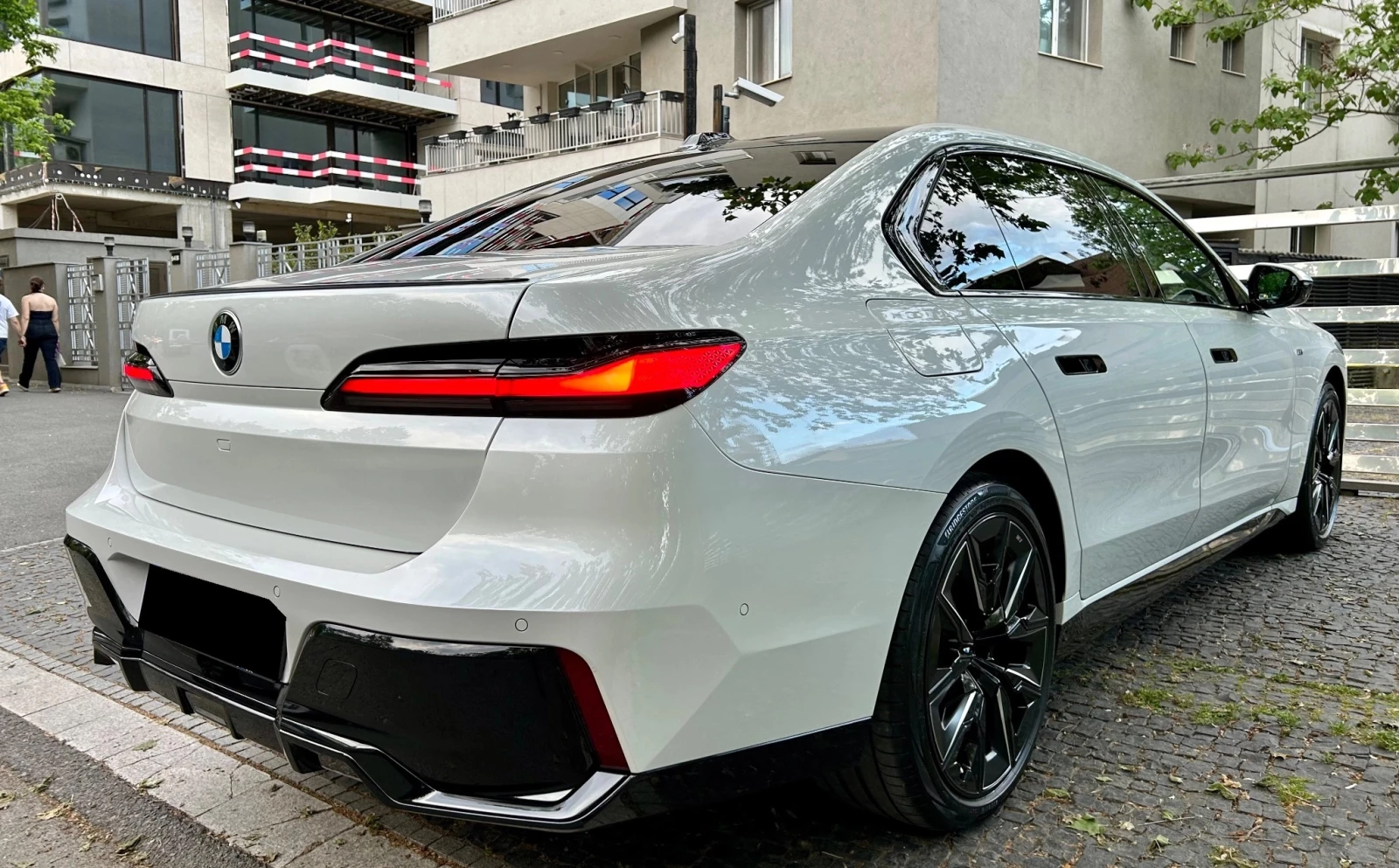 BMW 740 d xDrive M Sport Paket, снимка 5 - Автомобили и джипове - 54520405