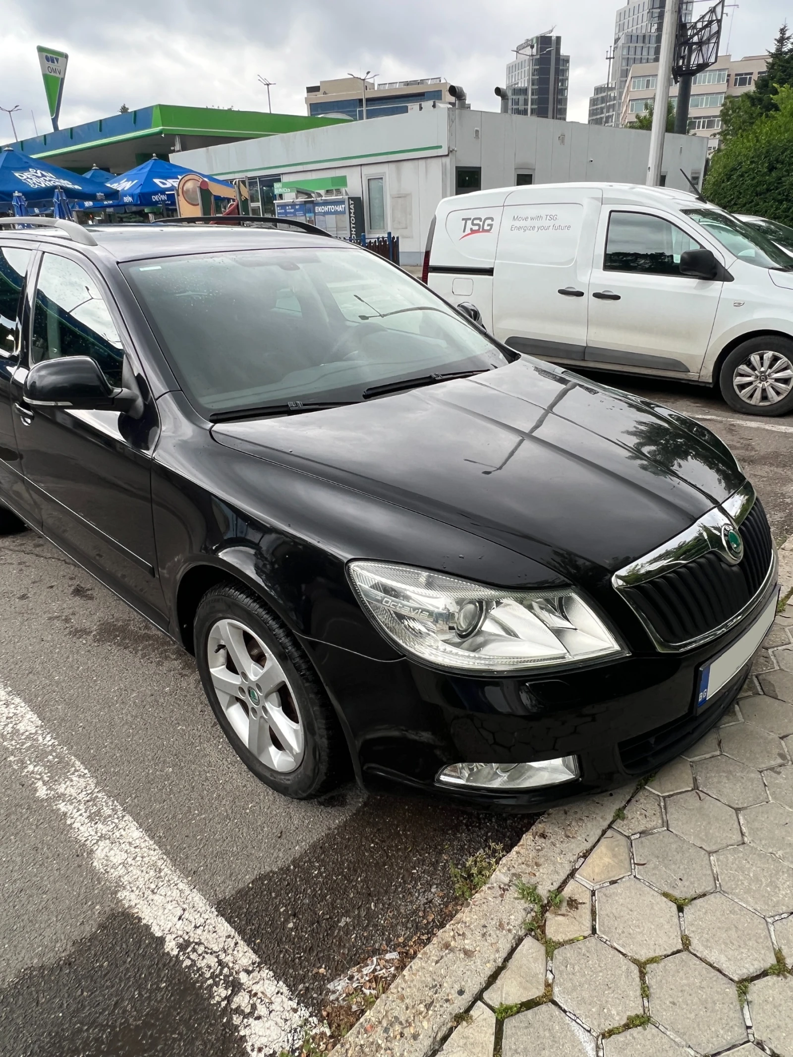 Skoda Octavia TDI 4x4, снимка 2 - Автомобили и джипове - 54716527