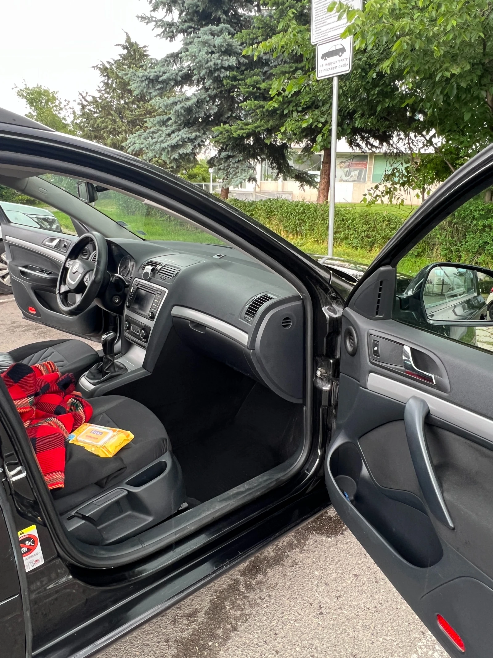 Skoda Octavia TDI 4x4, снимка 13 - Автомобили и джипове - 54716527