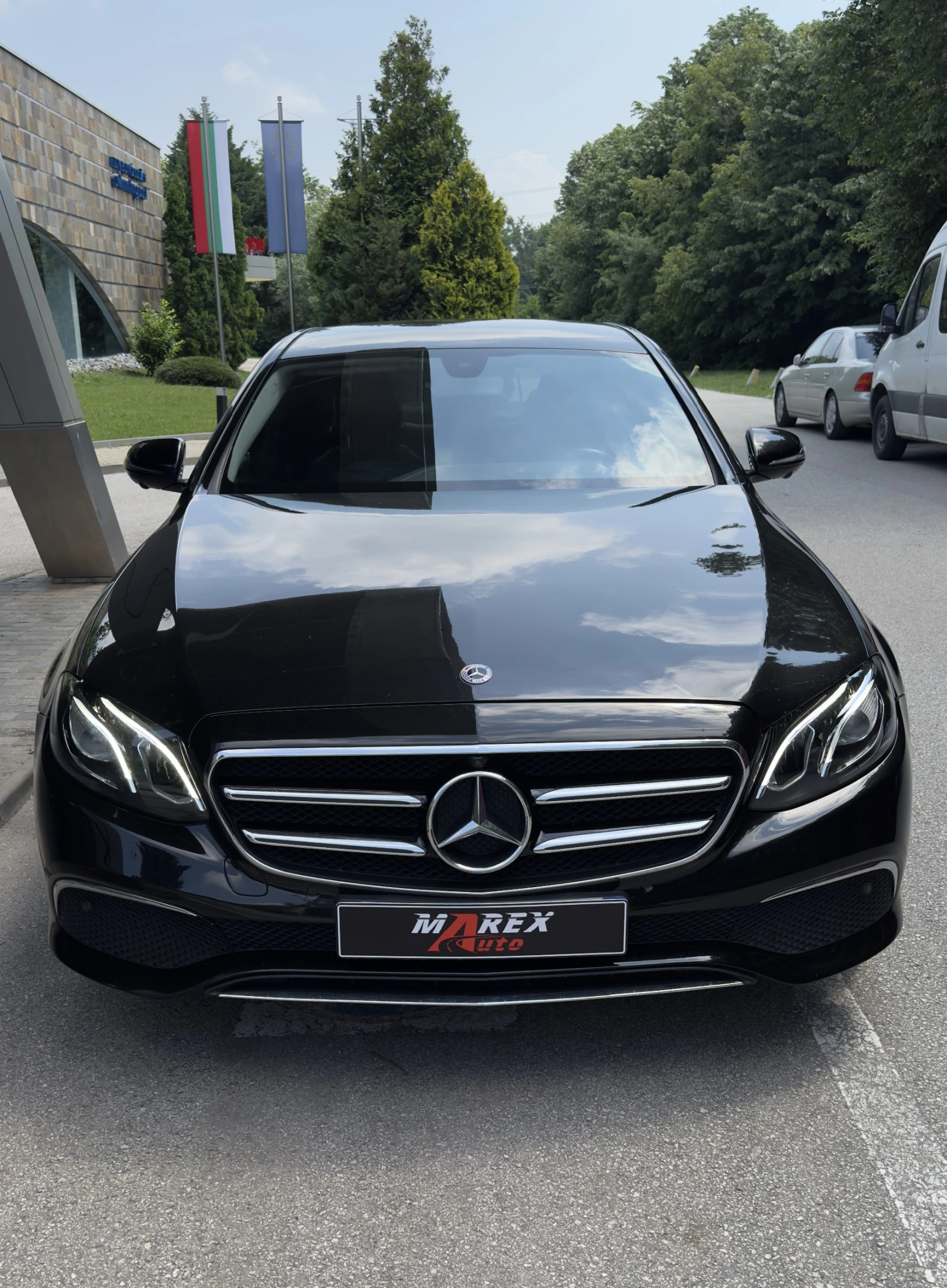 Mercedes-Benz E 220 Widescreen* 9G* LED* Ambient* 360* TOP* ������* �� | Mobile.bg � ����������� 2