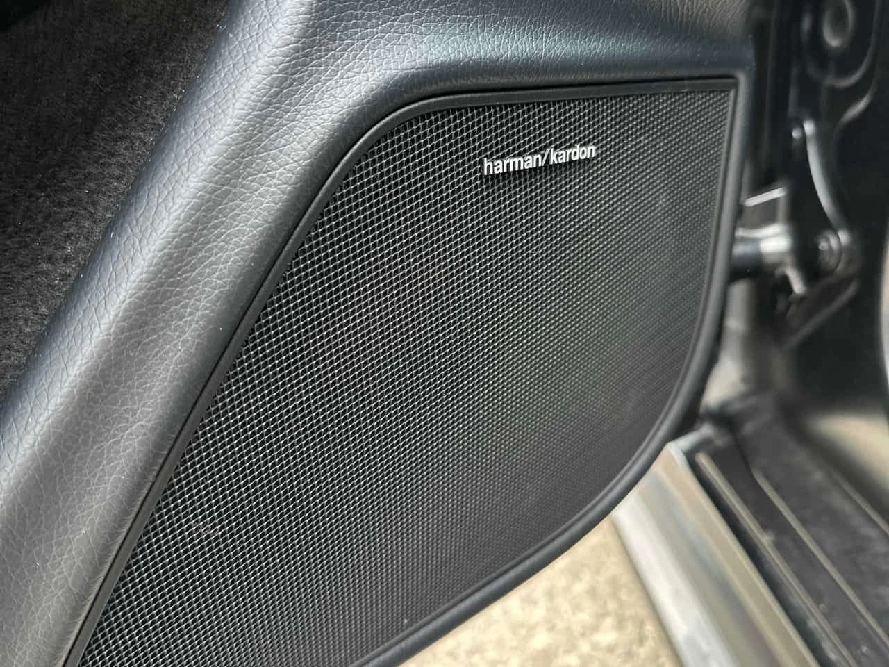 Mercedes-Benz C 63 AMG * АВТОКРЕДИТ * ОТ ПРЕДСТАВИТЕЛСТВО, снимка 10 - Автомобили и джипове - 54858714