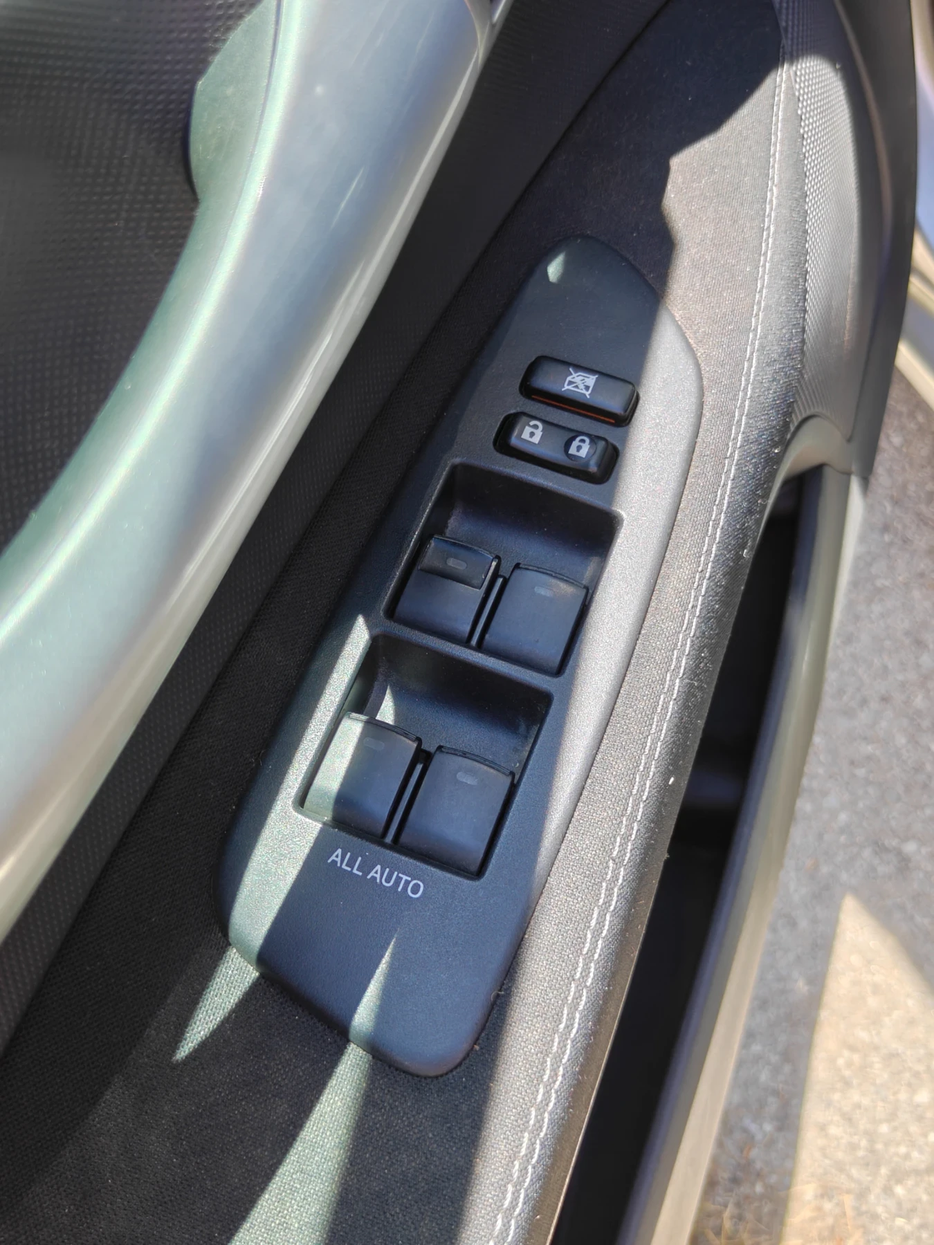 Toyota Auris, снимка 9 - Автомобили и джипове - 54918643