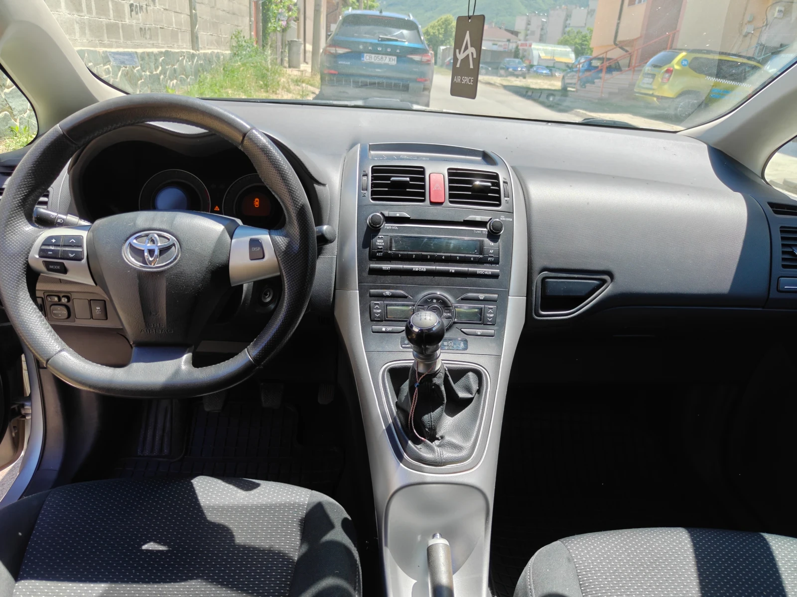 Toyota Auris, снимка 12 - Автомобили и джипове - 54918643