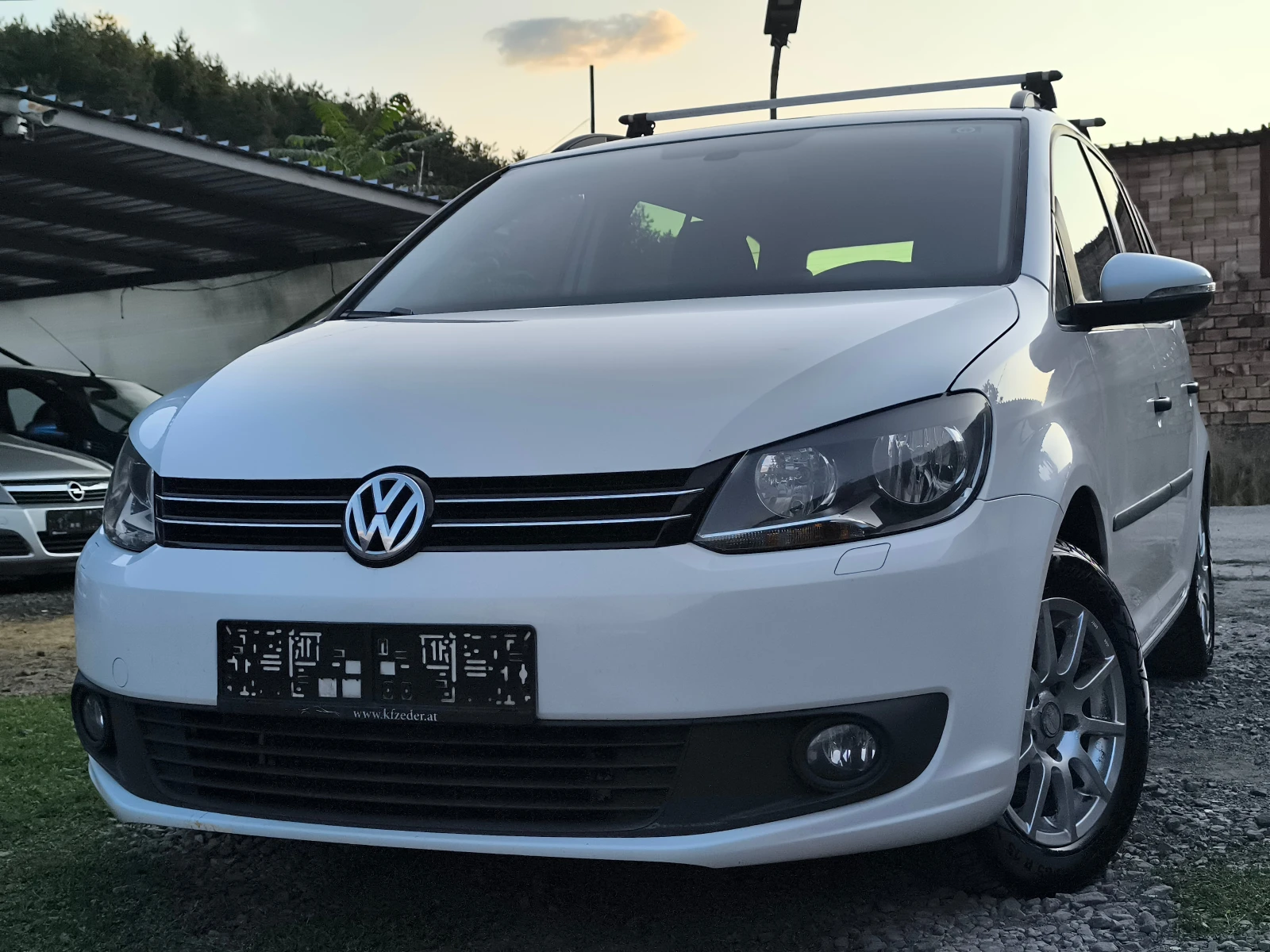 VW Touran FACE-1.6TDI-105кс-АВТОМАТИК-НАВИГАЦИЯ-EURO 5 !!!, снимка 7 - Автомобили и джипове - 55202421