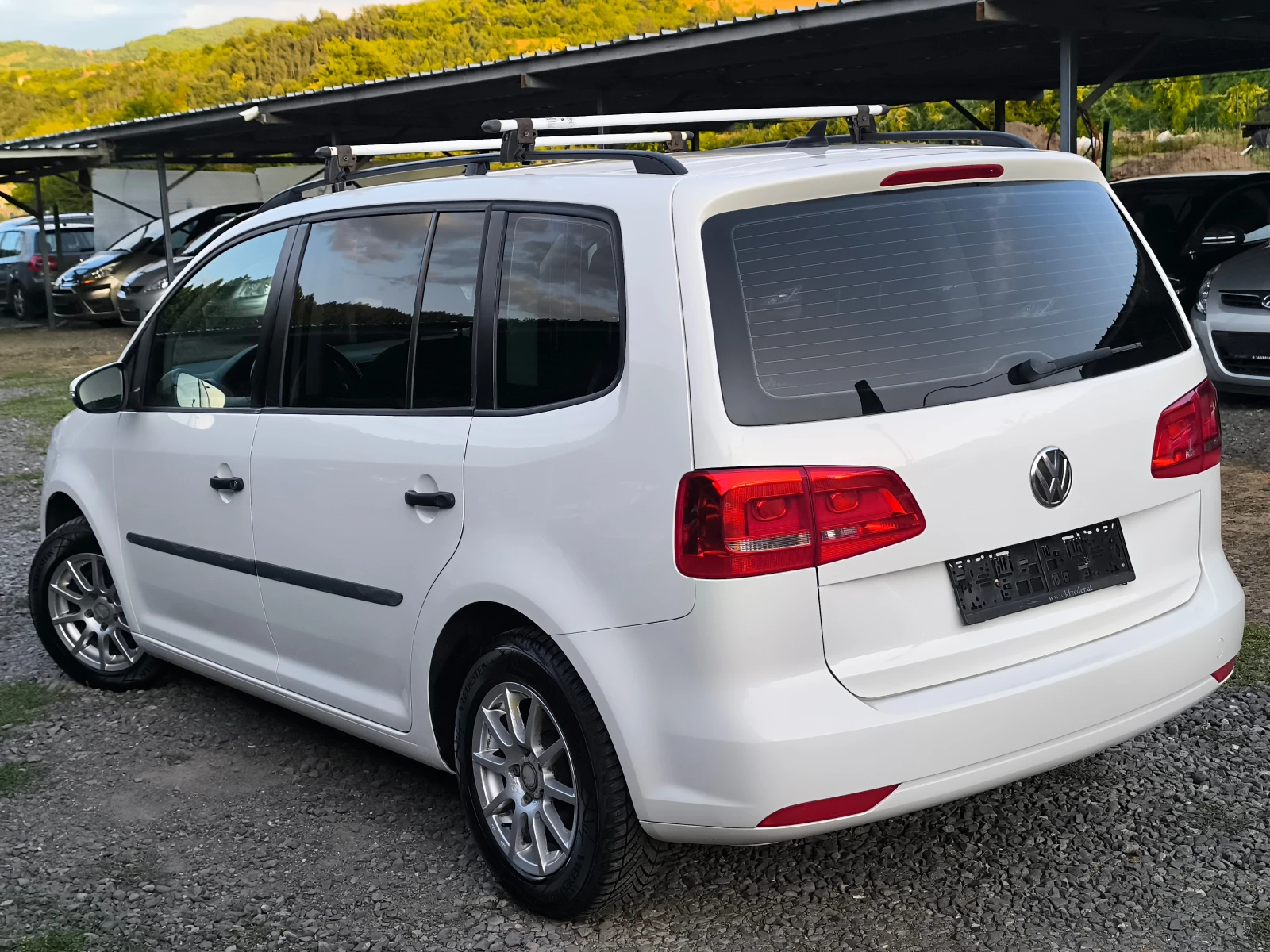 VW Touran FACE-1.6TDI-105кс-АВТОМАТИК-НАВИГАЦИЯ-EURO 5 !!!, снимка 5 - Автомобили и джипове - 55202421