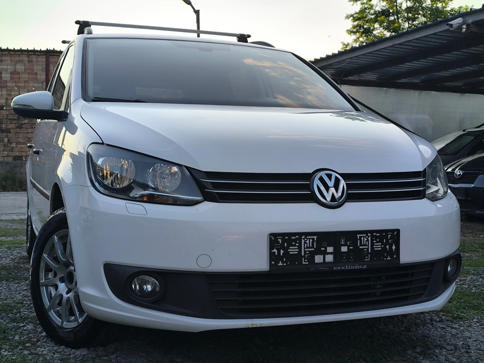 VW Touran FACE-1.6TDI-105кс-АВТОМАТИК-НАВИГАЦИЯ-EURO 5 !!!