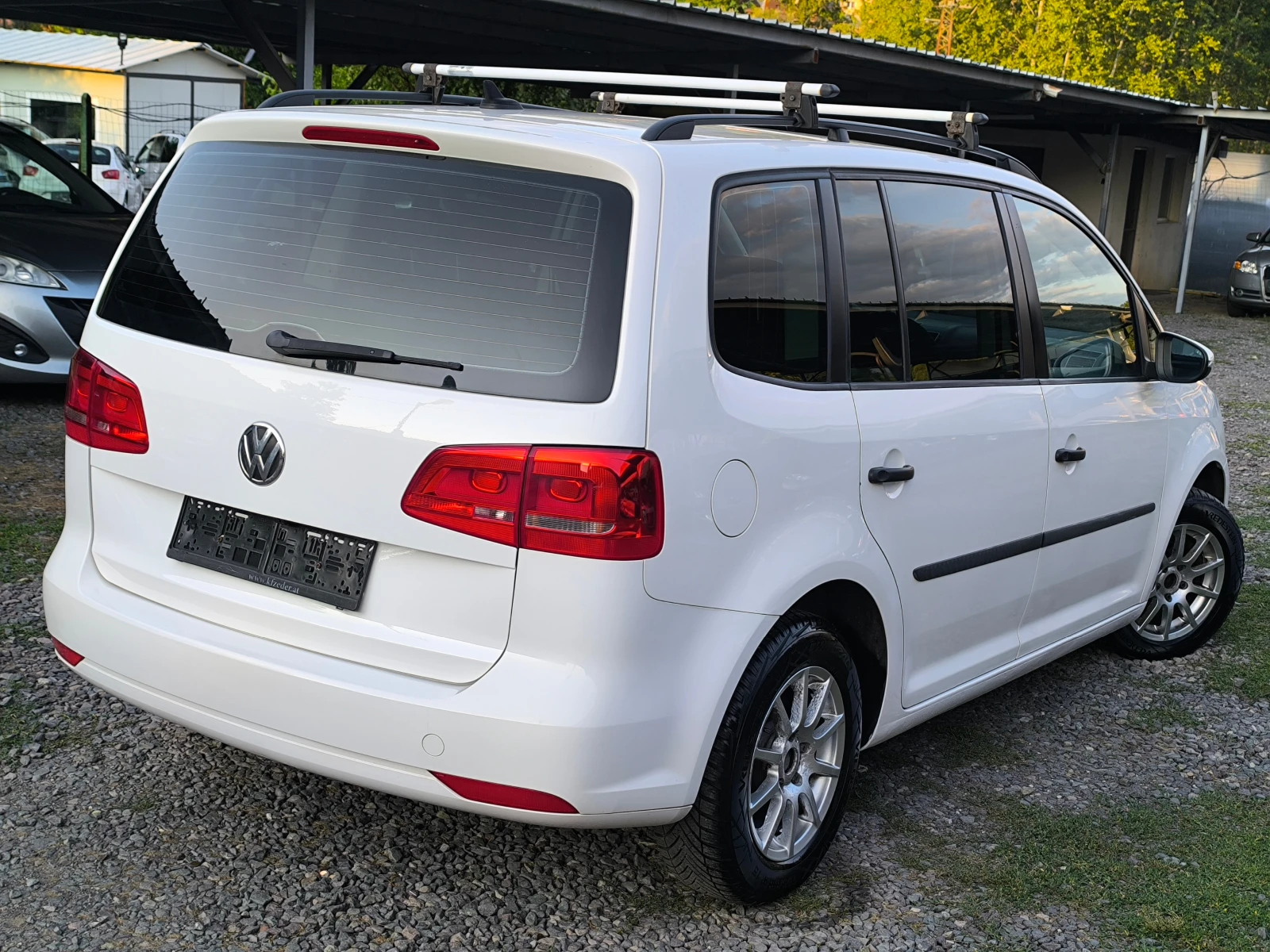 VW Touran FACE-1.6TDI-105кс-АВТОМАТИК-НАВИГАЦИЯ-EURO 5 !!!, снимка 3 - Автомобили и джипове - 55202421