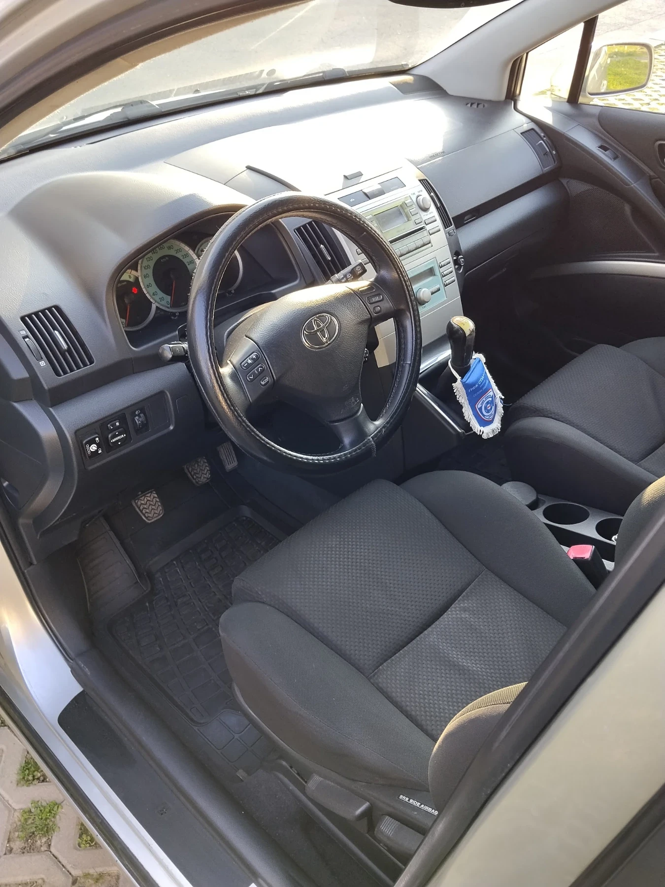 Toyota Corolla verso, снимка 5 - Автомобили и джипове - 55300712