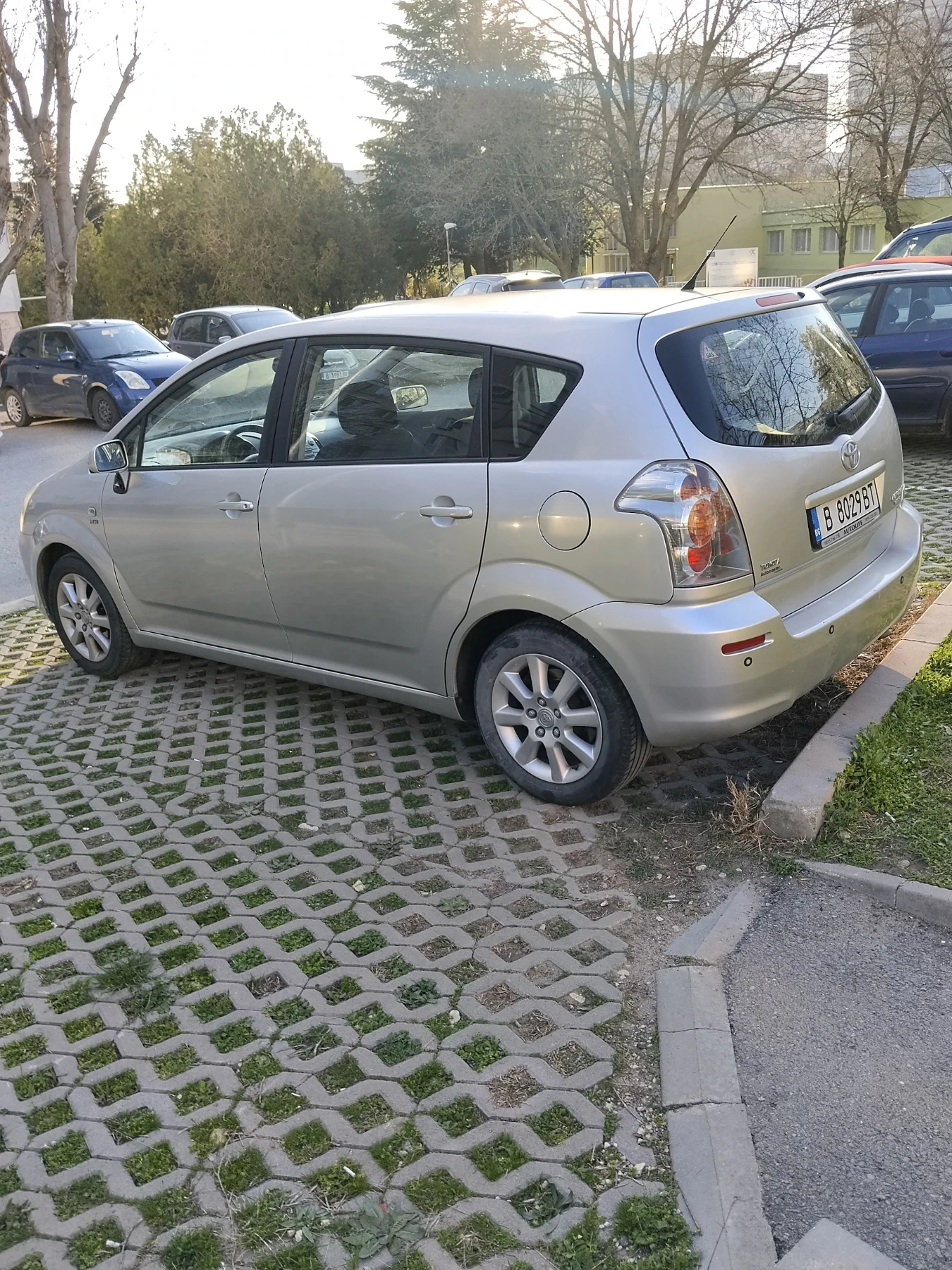 Toyota Corolla verso, снимка 7 - Автомобили и джипове - 55300712