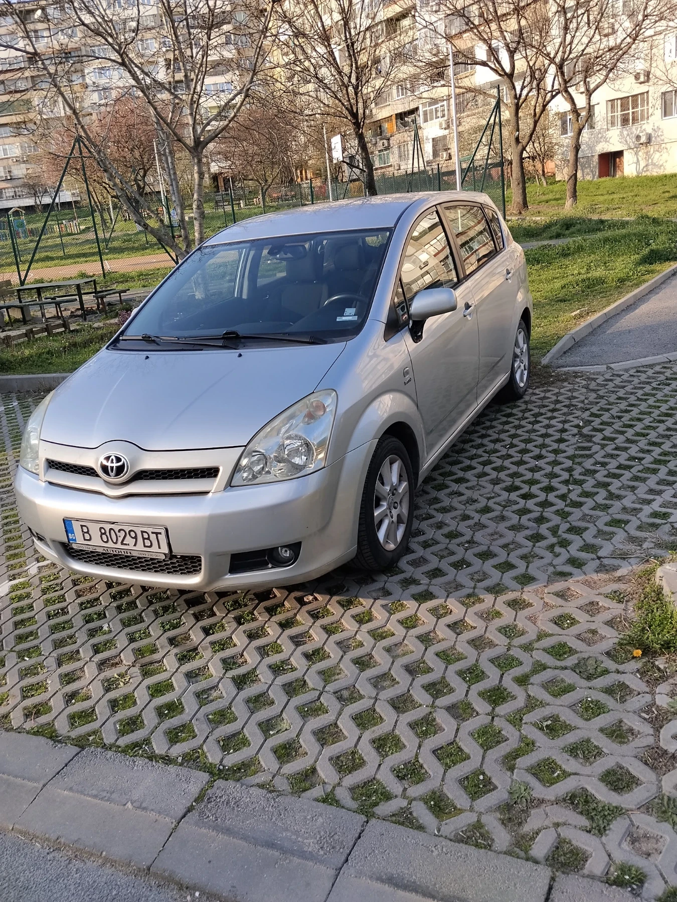 Toyota Corolla verso, снимка 9 - Автомобили и джипове - 55300712