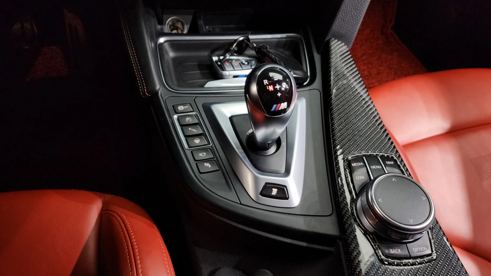 BMW M3 Sedan Competition HUD* 360* ПОДГРЕВ ВОЛАН, снимка 11 - Автомобили и джипове - 55393173
