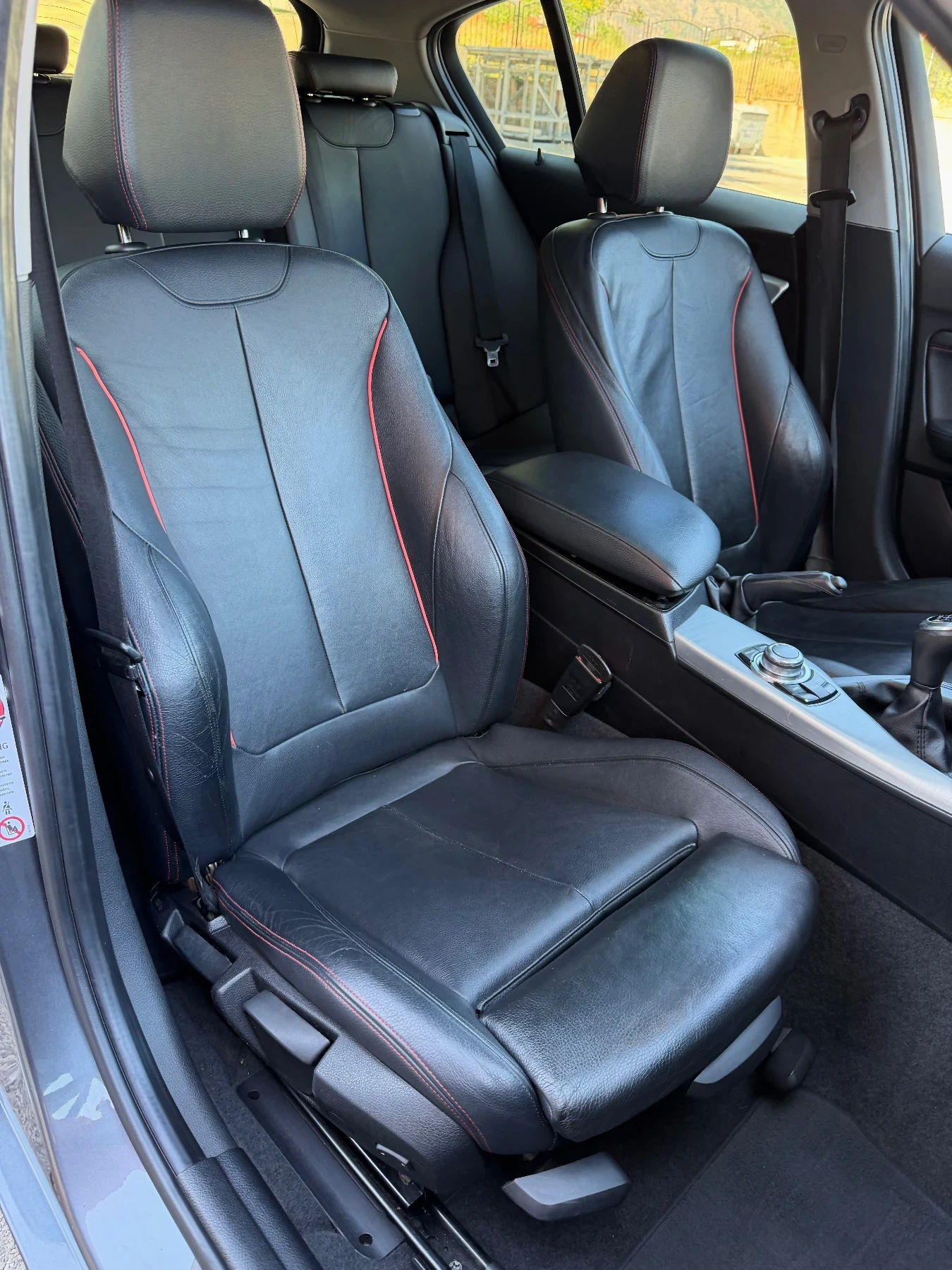 BMW 118 2.0D/M-Pack/Harmon-Kardon/Keyless/Шибедах, снимка 11 - Автомобили и джипове - 55503221