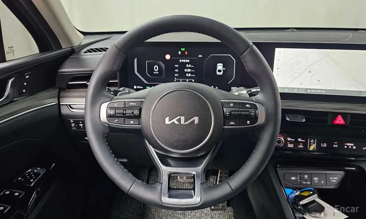 Kia K5  2.0 / ОБДУХВАНЕ / 360 / ДИСТРОНИК / ПАНОРАМА , снимка 13 - Автомобили и джипове - 55586785