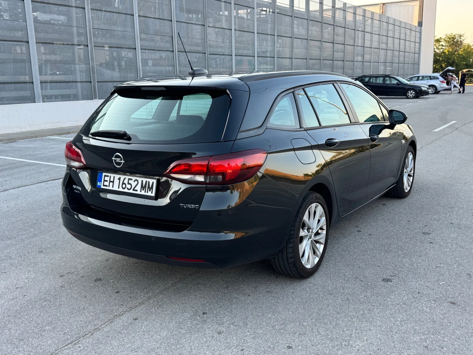 Opel Astra 1.4 TURBO , снимка 5 - Автомобили и джипове - 55675667