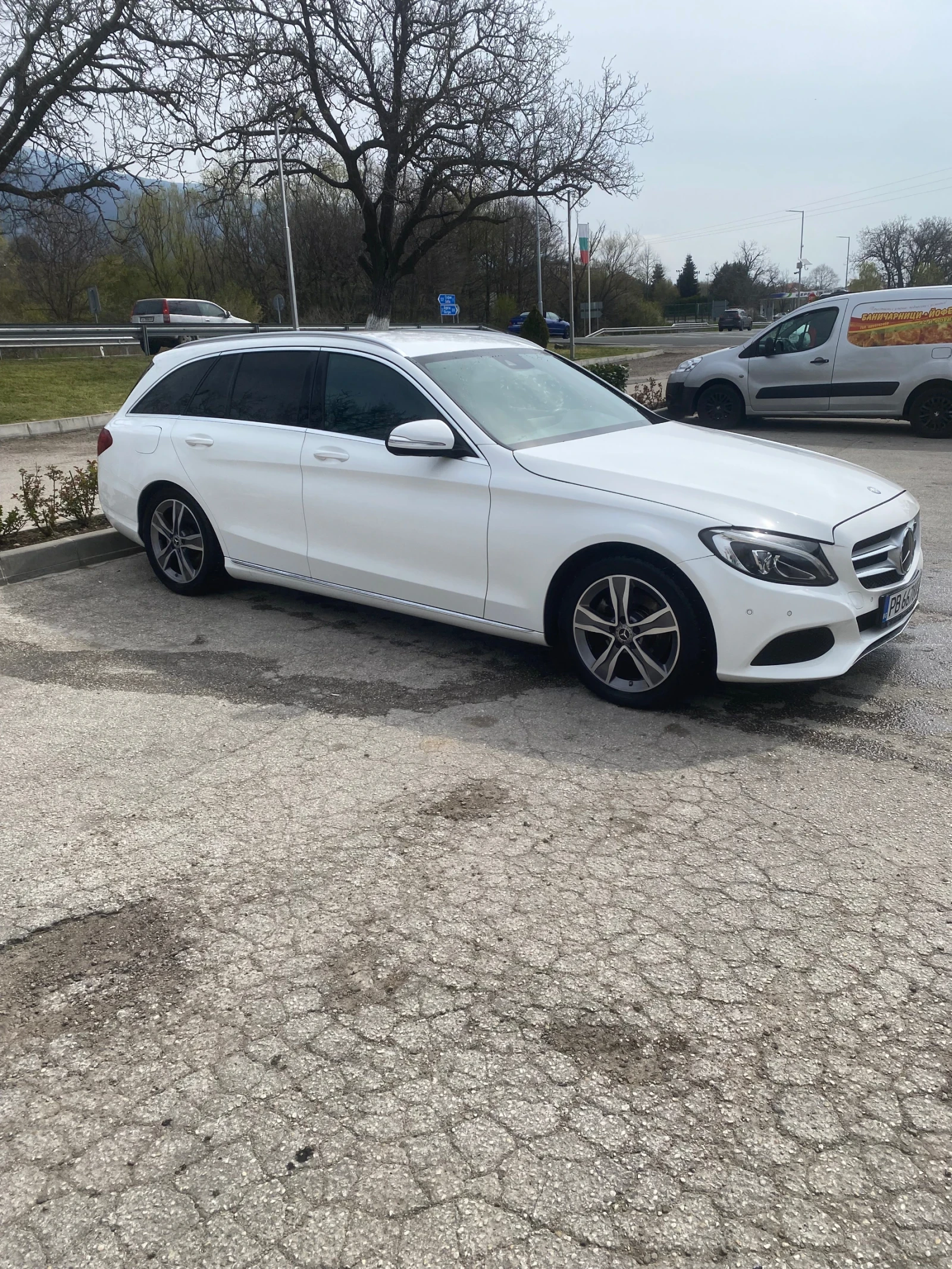 Mercedes-Benz C 220 Avangard, снимка 2 - Автомобили и джипове - 55693957