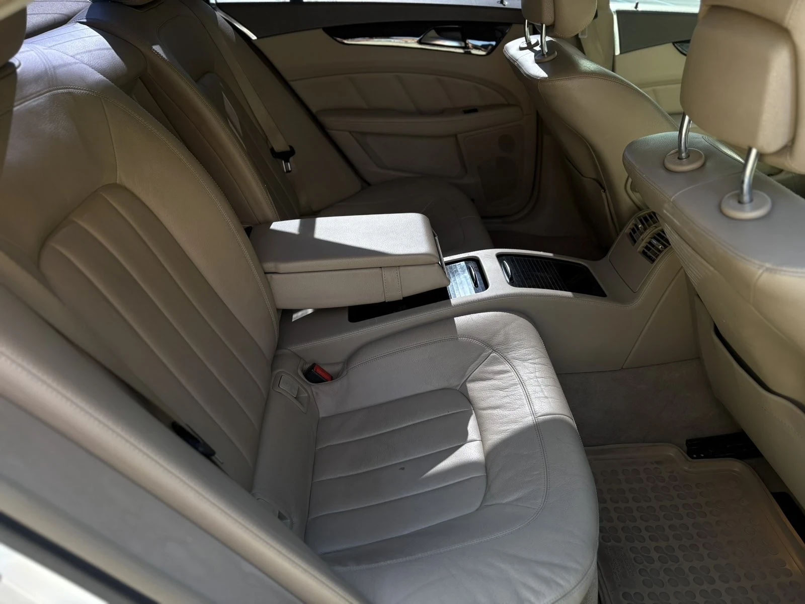 Mercedes-Benz CLS 350, снимка 16 - Автомобили и джипове - 55893588