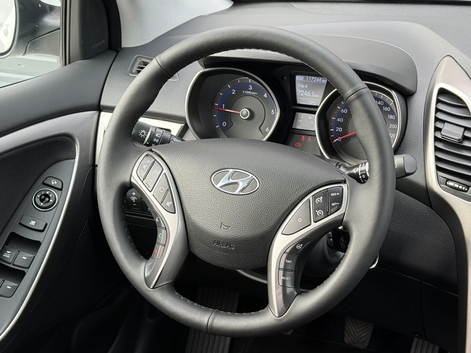 Hyundai I30 1.6CRDi, EURO 6B! LED, Navi, * 117 000��* KTEO! | Mobile.bg � ����������� 9