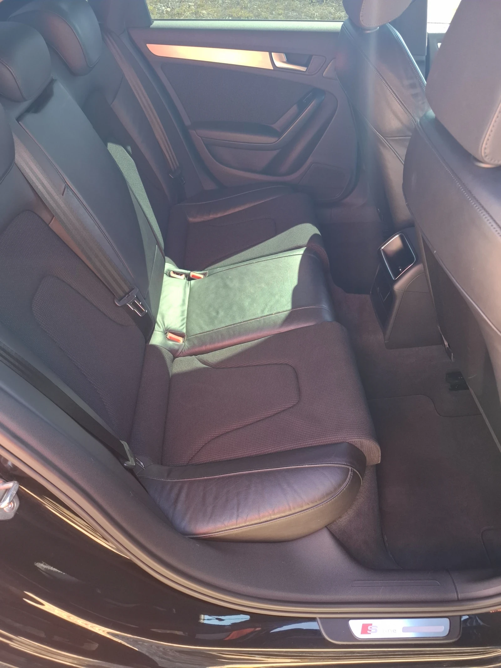 Audi A4 2.0TDI S-line, снимка 7 - Автомобили и джипове - 56336876