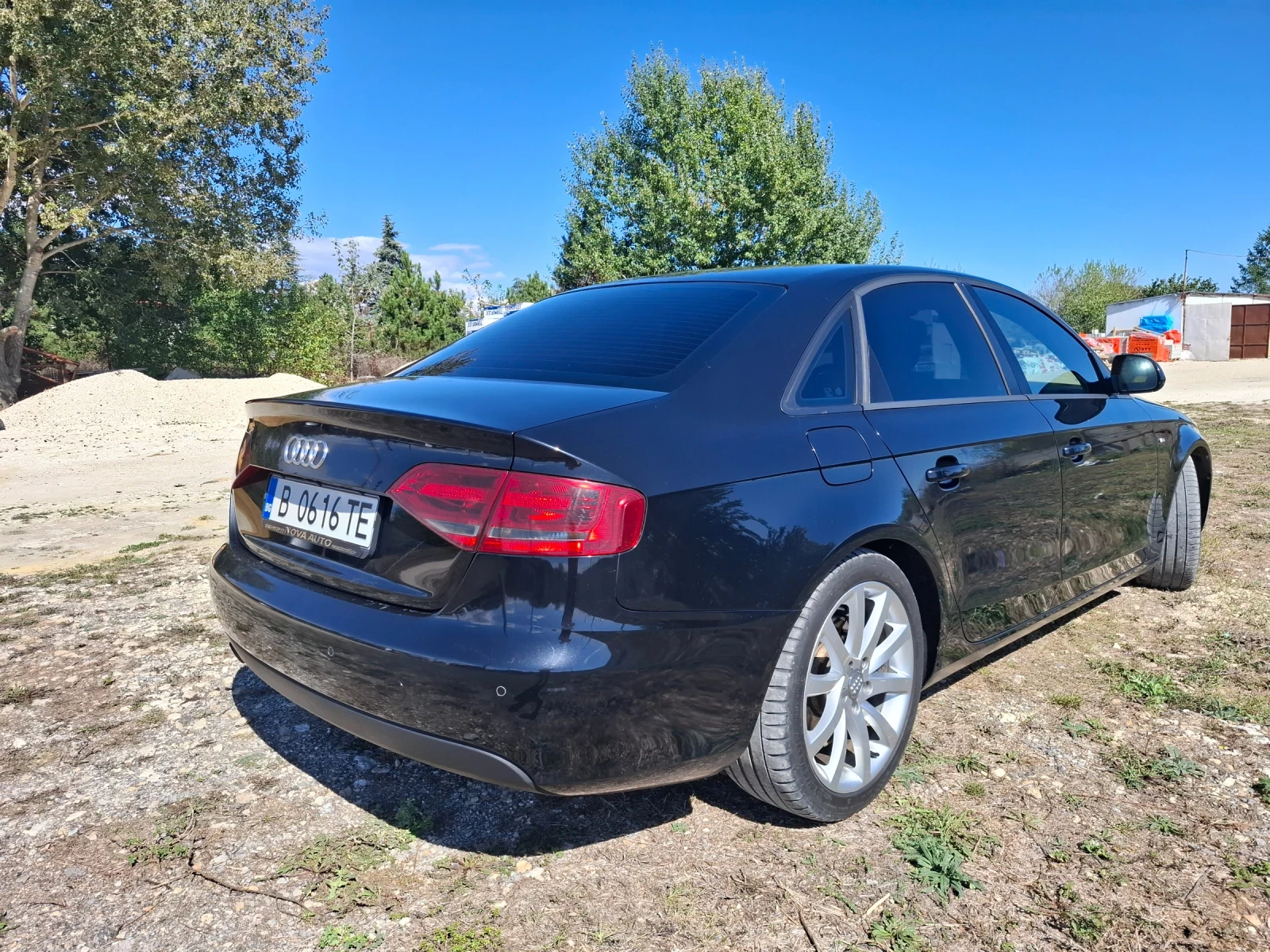 Audi A4 2.0TDI S-line, снимка 2 - Автомобили и джипове - 56336876