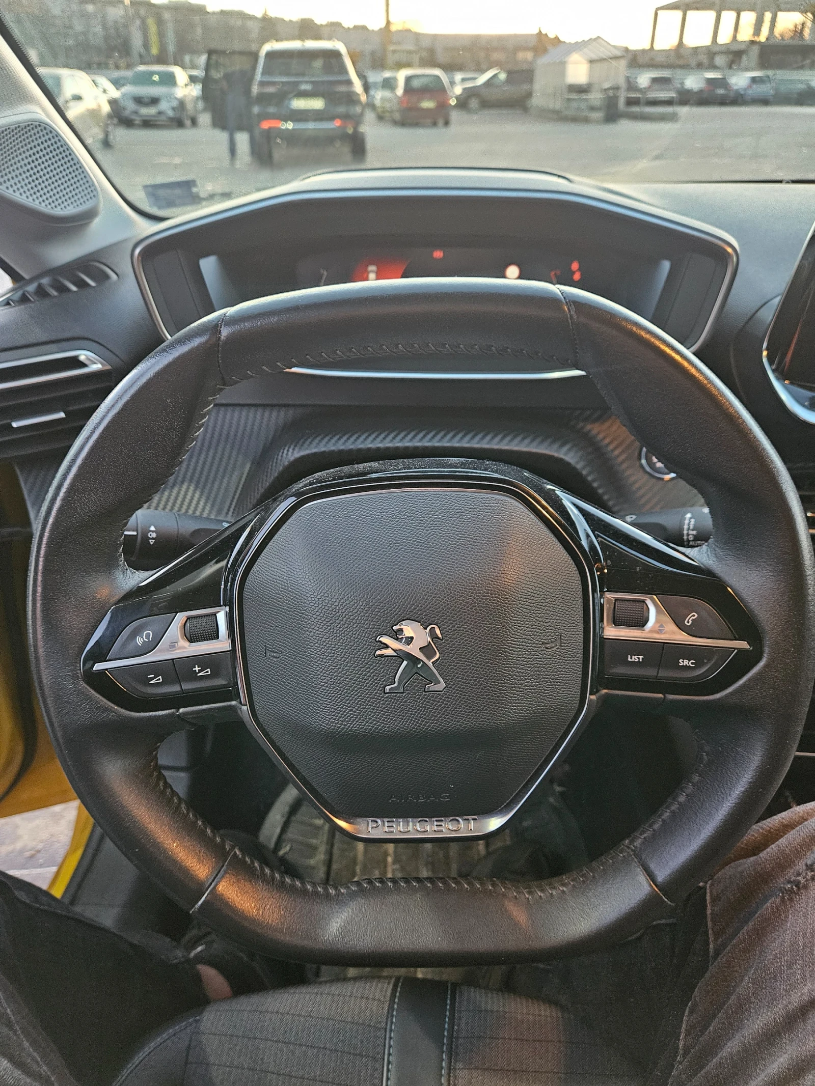 Peugeot 208, снимка 9 - Автомобили и джипове - 56449404