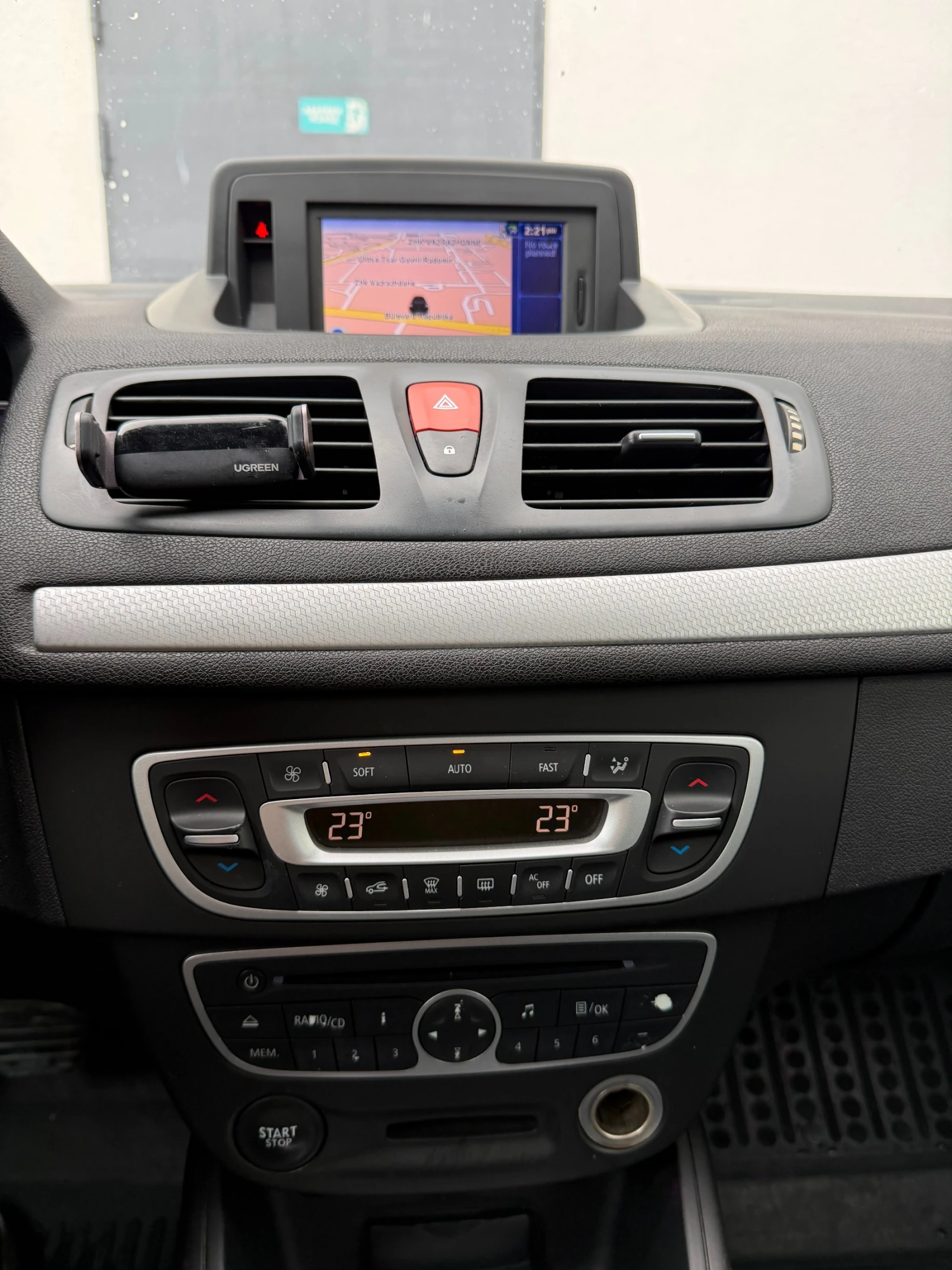 Renault Megane, снимка 13 - Автомобили и джипове - 56723574