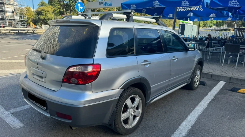 Mitsubishi Outlander 2.4, снимка 10 - Автомобили и джипове - 48060568