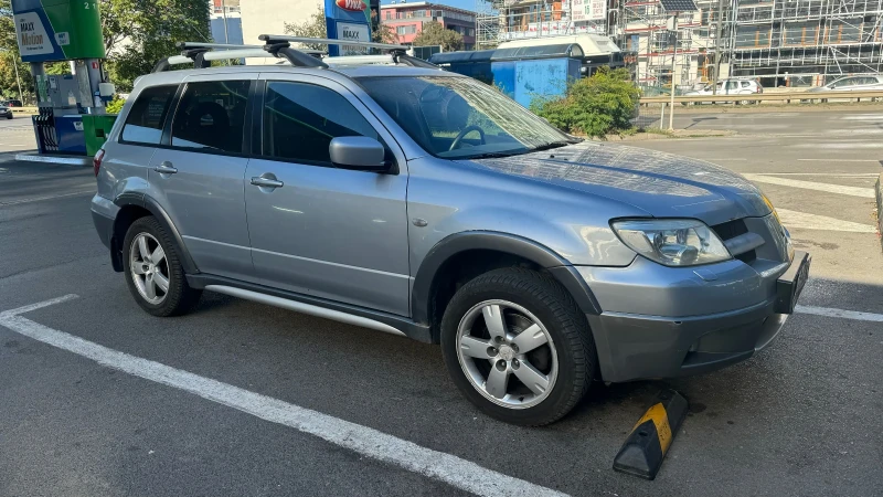 Mitsubishi Outlander 2.4, снимка 12 - Автомобили и джипове - 48060568