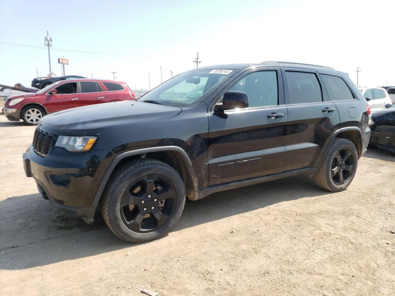 Jeep Grand cherokee LAREDO, снимка 1 - Автомобили и джипове - 47883327