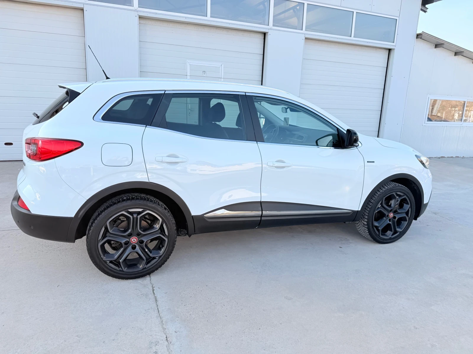 Renault Kadjar 1.5dci 110k* HYPNOTIC* BOSE* NOVA* , снимка 13 - Автомобили и джипове - 53752506