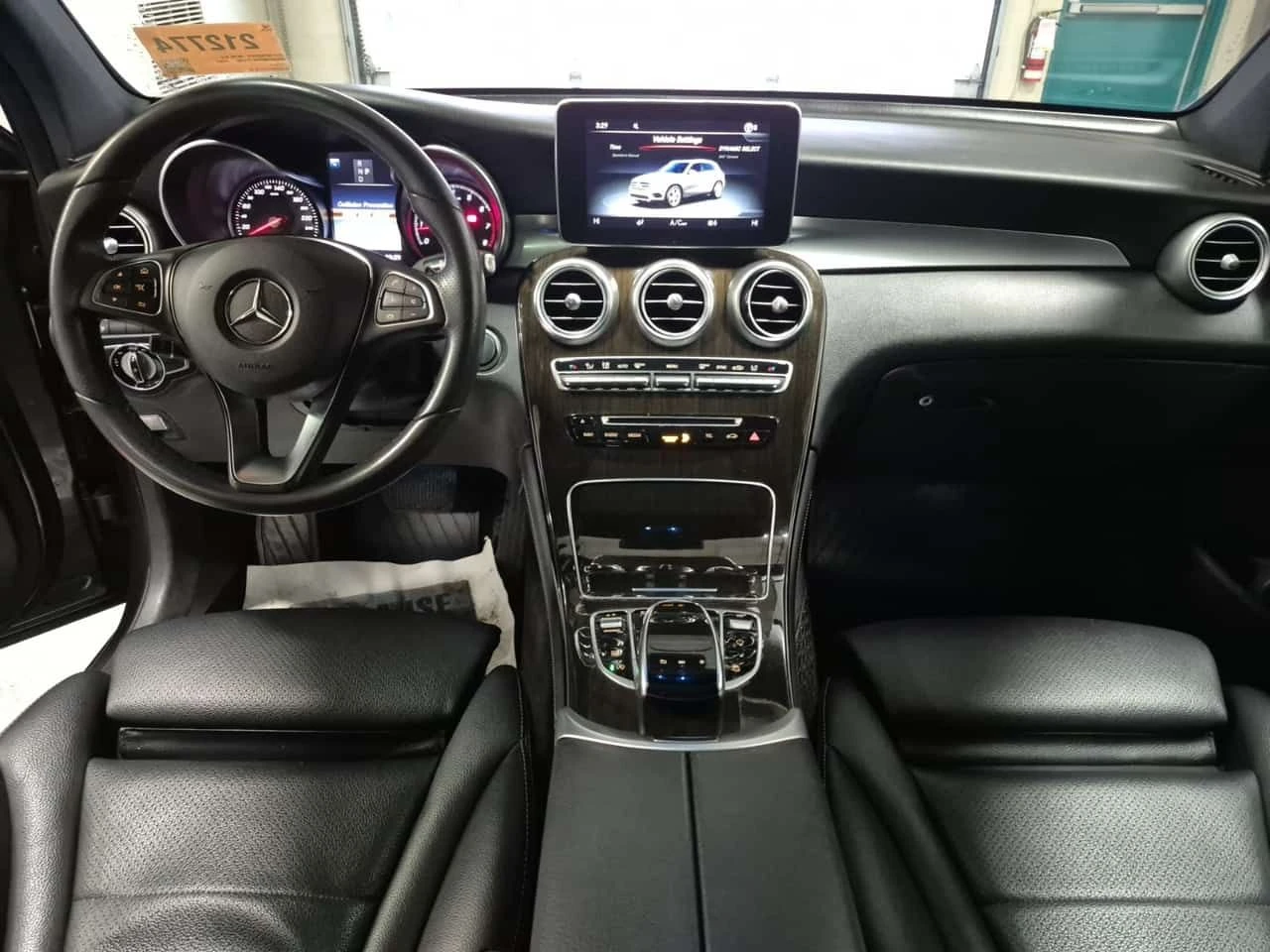 Mercedes-Benz GLC 300 4MATIC | ПАНОРАМА | 360| KEYLESS | ПОДГРЕВ, снимка 10 - Автомобили и джипове - 53954799