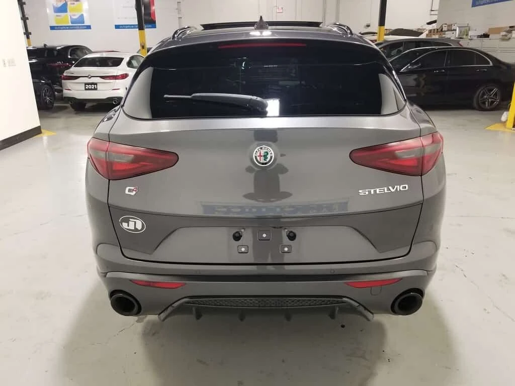 Alfa Romeo Stelvio * ti Panoramic Sunroof, Navigation System, Harman , снимка 8 - Автомобили и джипове - 53975885